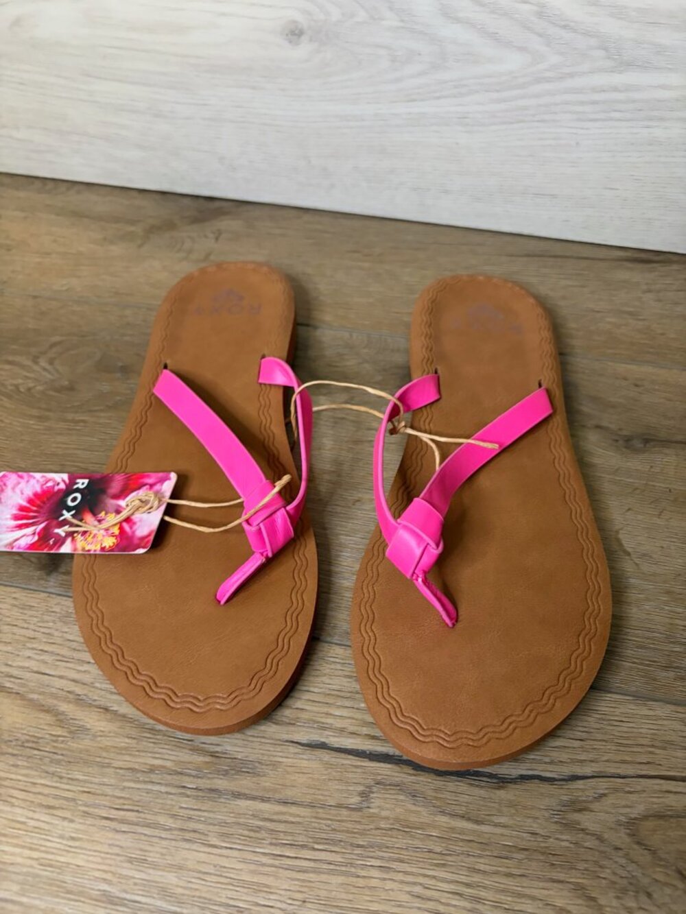Roxy Luv Me Knot Women’s Flip Flop Sandals Platform Casual Size 8 NWT